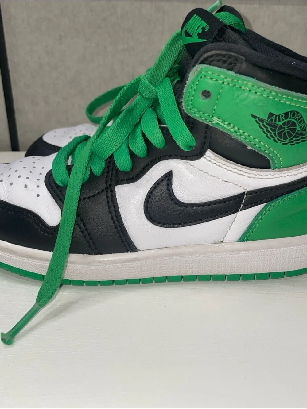Nike  Air Jordan 1 Retro High OG Lucky Green Black White FD1412-031 Boys Sz 13C
